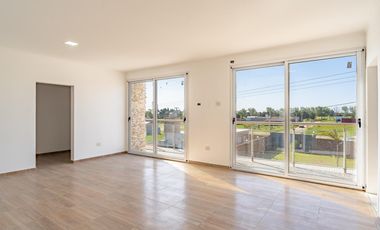 VENTA/PERMUTA - Casa - 5 dormitorios - Pileta y quincho - Palo Alto, Pueblo Esther