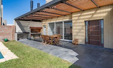 VENTA/PERMUTA - Casa - 5 dormitorios - Pileta y quincho - Palo Alto, Pueblo Esther