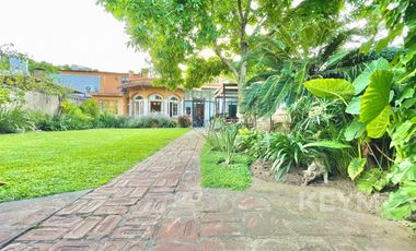 Venta PH en San Isidro 4 ambientes, pasaje seguro, cerca de plaza, café y tren