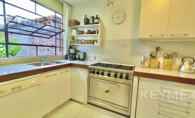 Venta PH en San Isidro 4 ambientes, pasaje seguro, cerca de plaza, café y tren