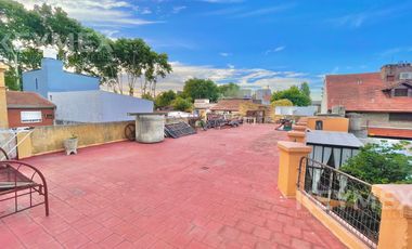 Venta PH en San Isidro 4 ambientes, pasaje seguro, cerca de plaza, café y tren