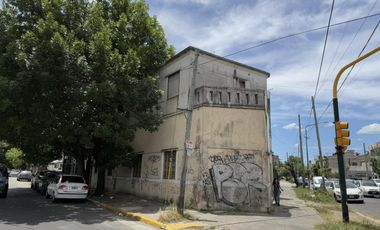 Casa a Reciclar 5 Amb.  en Venta en Ramos Mejia