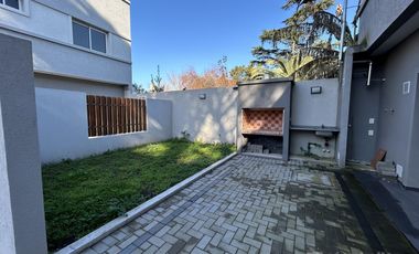 Oportunidad! PH a estrenar, 3 ambientes, con cochera y patio propio