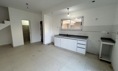 Oportunidad! PH a estrenar, 3 ambientes, con cochera y patio propio