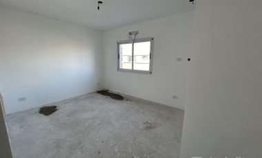 Oportunidad! PH a estrenar, 3 ambientes, con cochera y patio propio