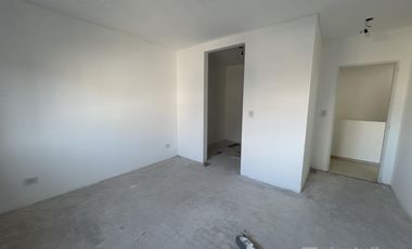 Oportunidad! PH a estrenar, 3 ambientes, con cochera y patio propio
