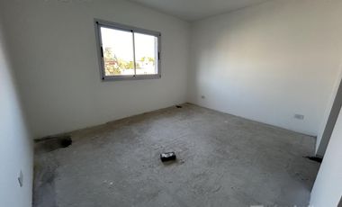 Oportunidad! PH a estrenar, 3 ambientes, con cochera y patio propio