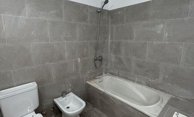 Oportunidad! PH a estrenar, 3 ambientes, con cochera y patio propio