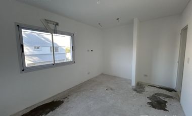 Oportunidad! PH a estrenar, 3 ambientes, con cochera y patio propio