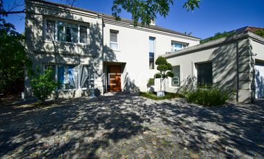 Casa en Venta y Alquiler en Las Caletas, Nordelta