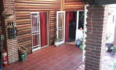 Casa en venta - 3 Dormitorios 2 Baños - Local - 4662Mts2 - Ensenada