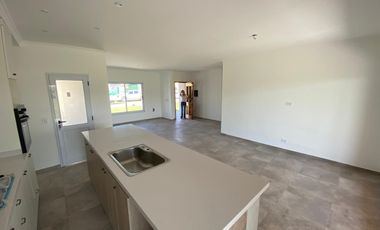 Casa en Barrio Privado 
