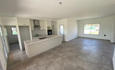 Casa en Barrio Privado 