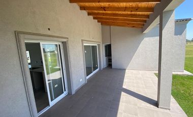 Casa en Barrio Privado 