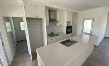 Casa en Barrio Privado 