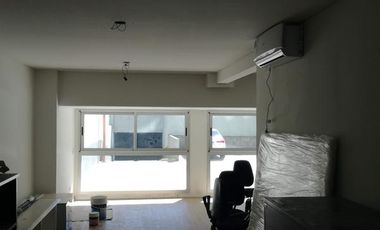Oficina usd1600/m2 con Renta del 4% Anual frente al Subte - Belgrano