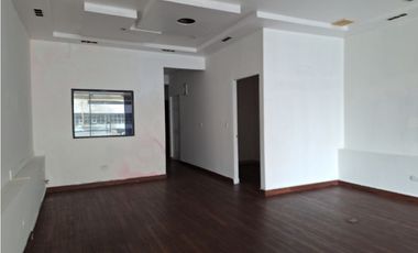 LOCAL LIBERTY PLAZA - Av. 12 de Octubre (110m2) - RB.P