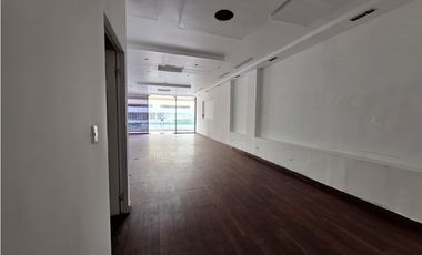 LOCAL LIBERTY PLAZA - Av. 12 de Octubre (110m2) - RB.P