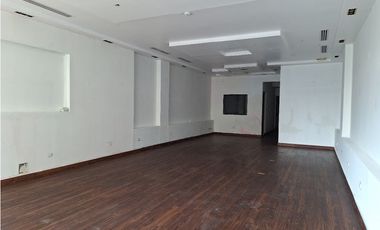 LOCAL LIBERTY PLAZA - Av. 12 de Octubre (110m2) - RB.P