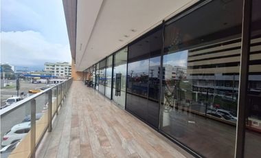 LOCAL LIBERTY PLAZA - Av. 12 de Octubre (111m2) - RB.P