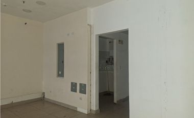 LOCAL LIBERTY PLAZA - Av. 12 de Octubre (111m2) - RB.P