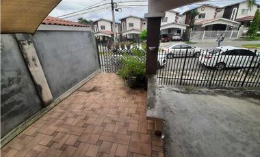 ALQUILO CASA EN CHORRERA VALLE DORADO 3R