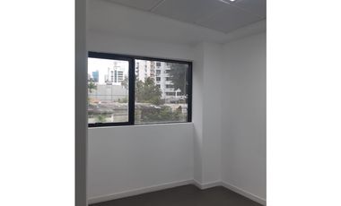 MARBELLA / ROYAL CENTER / LOCAL COMERCIAL / 94M / PLANTA BAJA