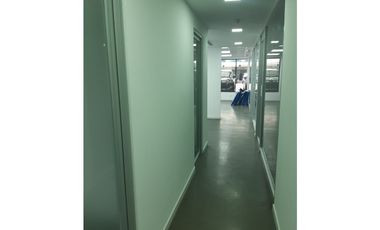 MARBELLA / ROYAL CENTER / LOCAL COMERCIAL / 94M / PLANTA BAJA