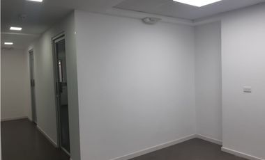 MARBELLA / ROYAL CENTER / LOCAL COMERCIAL / 94M / PLANTA BAJA