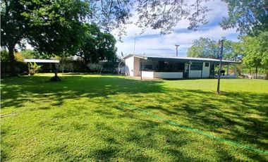 VENDO CASA EN CHITRE, SOBRE CARRETERA PRINCIPAL VIA LAS TABLAS.