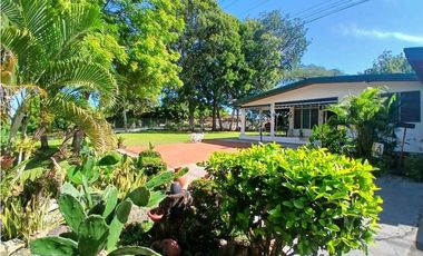 VENDO CASA EN CHITRE, SOBRE CARRETERA PRINCIPAL VIA LAS TABLAS.