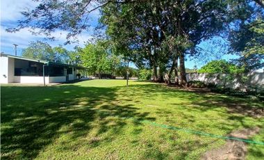 VENDO CASA EN CHITRE, SOBRE CARRETERA PRINCIPAL VIA LAS TABLAS.