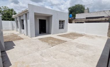 Casa con Departamento en venta en Barrio Sarmiento