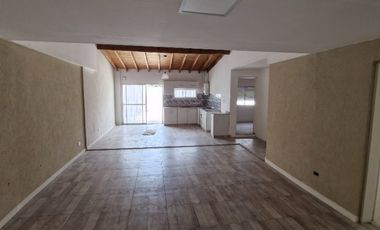Casa con Departamento en venta en Barrio Sarmiento