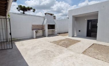 Casa con Departamento en venta en Barrio Sarmiento