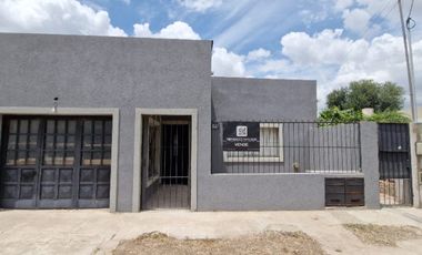 Casa con Departamento en venta en Barrio Sarmiento