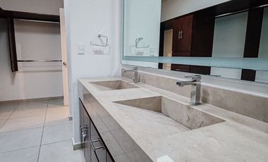 VENTA de casa en PRIVADA NUEVA Col.Real del Valle, Santa Catarina