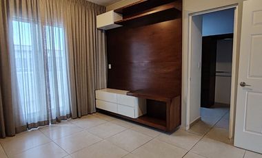 VENTA de casa en PRIVADA NUEVA Col.Real del Valle, Santa Catarina