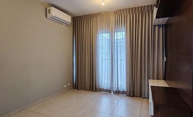 VENTA de casa en PRIVADA NUEVA Col.Real del Valle, Santa Catarina