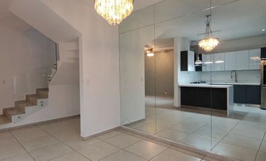 VENTA de casa en PRIVADA NUEVA Col.Real del Valle, Santa Catarina