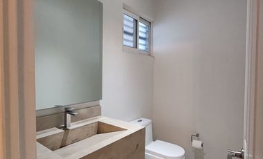 VENTA de casa en PRIVADA NUEVA Col.Real del Valle, Santa Catarina