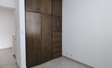 VENTA de casa en PRIVADA NUEVA Col.Real del Valle, Santa Catarina