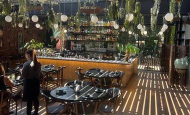 Local Comercial en Venta en DERECHO DE LLAVES DE UN SOFISTICADO Y ELEGANTE RESTAURANTE. EN LA ZONA GOURMET DE VITACURA.