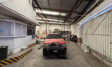 Local o Bodega en esquina y con uso de suelo amplio. Col. Portales