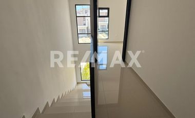 CASA EN VENTA EN COTO 84 RESIDENCIAL, VALLE SUR, TIJUANA