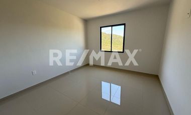 CASA EN VENTA EN COTO 84 RESIDENCIAL, VALLE SUR, TIJUANA