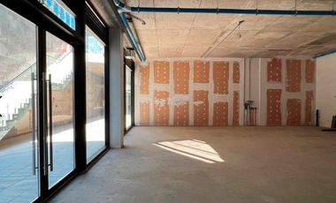 Local Comercial en Arriendo en Nueva Las Condes . Cerro El Plomo