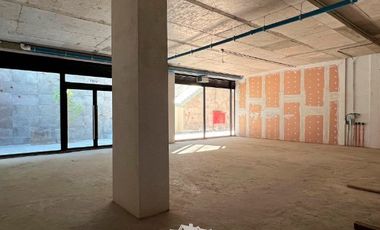 Local Comercial en Arriendo en Nueva Las Condes . Cerro El Plomo