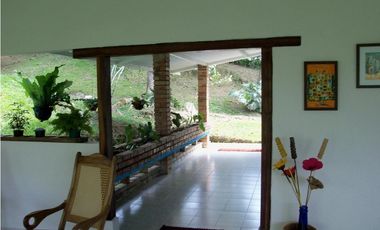 Maat vende Finca  Villeta Salitre Negro 12.000mtrs $1.050 Millones