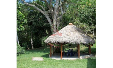 Maat vende Finca  Villeta Salitre Negro 12.000mtrs $1.050 Millones
